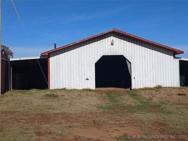 117217 S 4090 Road, Eufaula, OK 74432