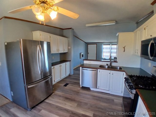 117217 S 4090 Road, Eufaula, OK 74432