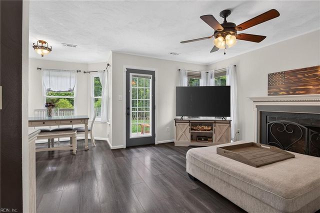 114 Maurice CT, Yorktown, VA 23690