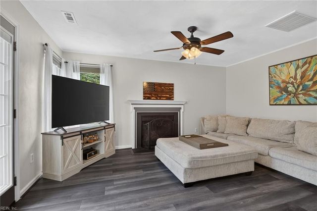 114 Maurice CT, Yorktown, VA 23690