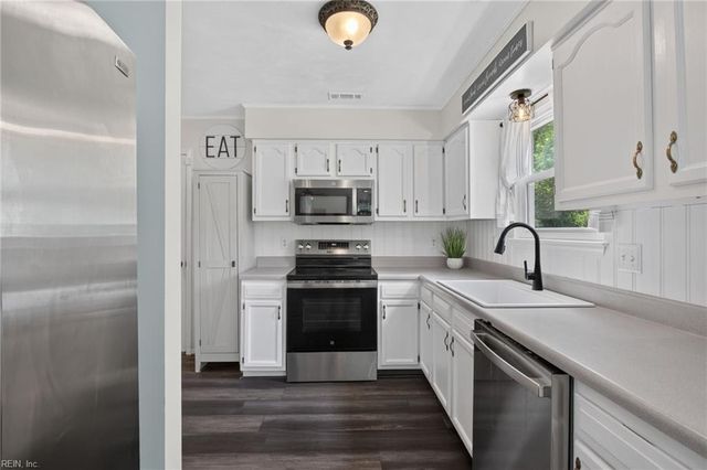 114 Maurice CT, Yorktown, VA 23690