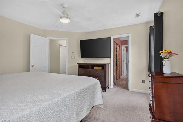 114 Maurice CT, Yorktown, VA 23690
