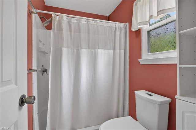 114 Maurice CT, Yorktown, VA 23690