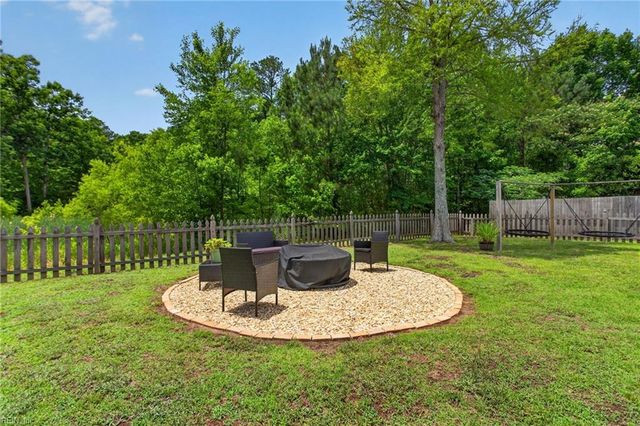 114 Maurice CT, Yorktown, VA 23690