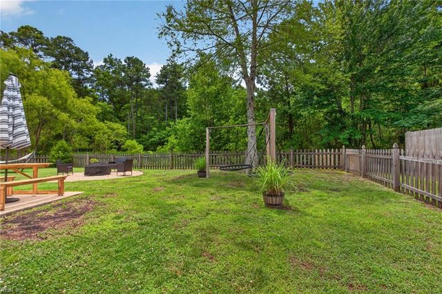 114 Maurice CT, Yorktown, VA 23690