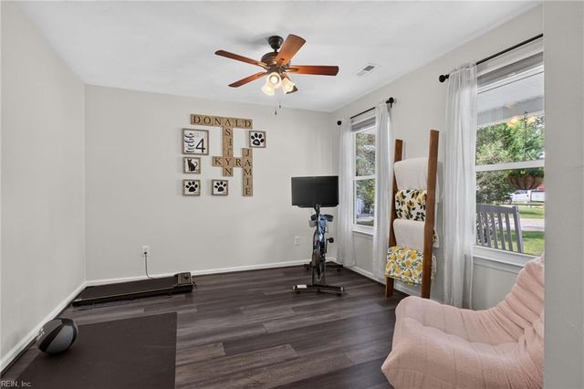 114 Maurice CT, Yorktown, VA 23690