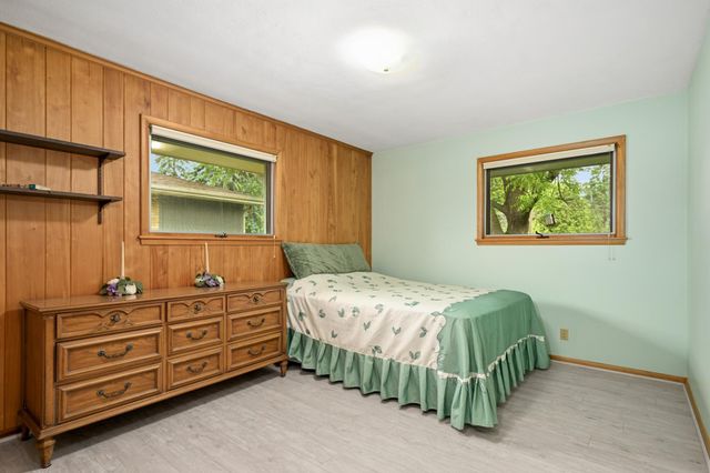 1495 County Road B2 W, Roseville, MN 55113