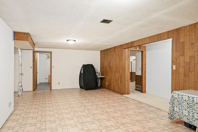 1495 County Road B2 W, Roseville, MN 55113