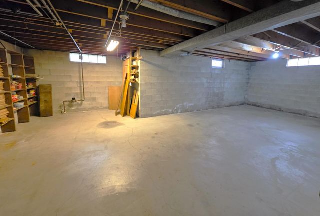 1495 County Road B2 W, Roseville, MN 55113
