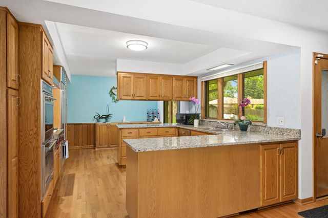 1495 County Road B2 W, Roseville, MN 55113