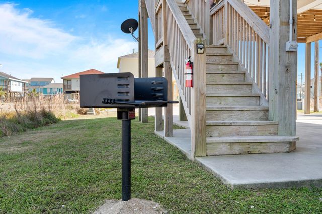 3275 Hidden Gold, Crystal Beach, TX 77650