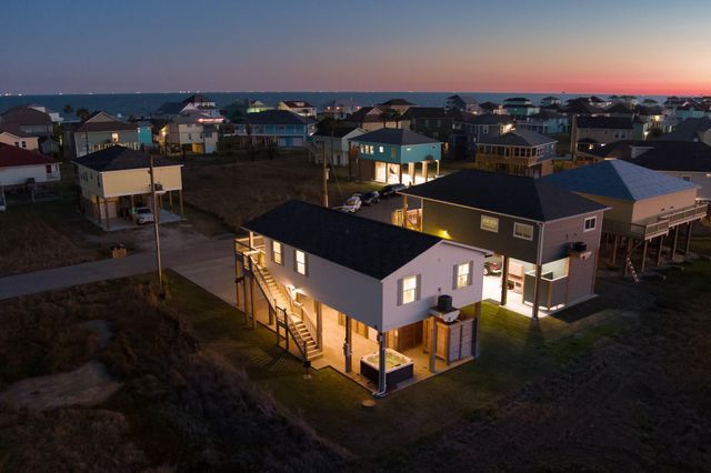 3275 Hidden Gold, Crystal Beach, TX 77650