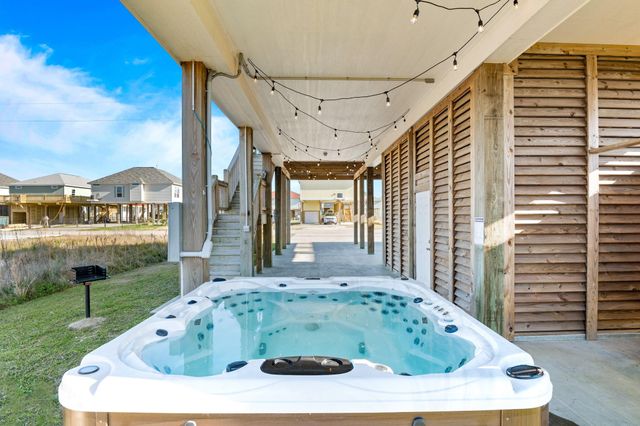 3275 Hidden Gold, Crystal Beach, TX 77650