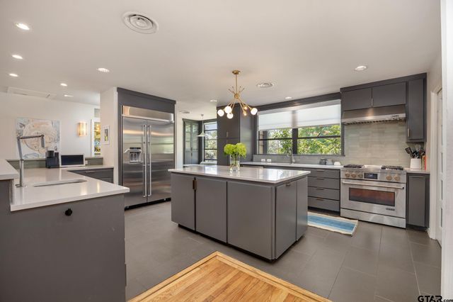 2806 S Keaton Ave, Tyler, TX 75701
