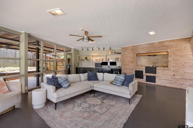 2806 S Keaton Ave, Tyler, TX 75701