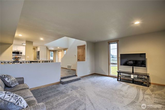 2421 98th Avenue Ct E, Edgewood, WA 98371