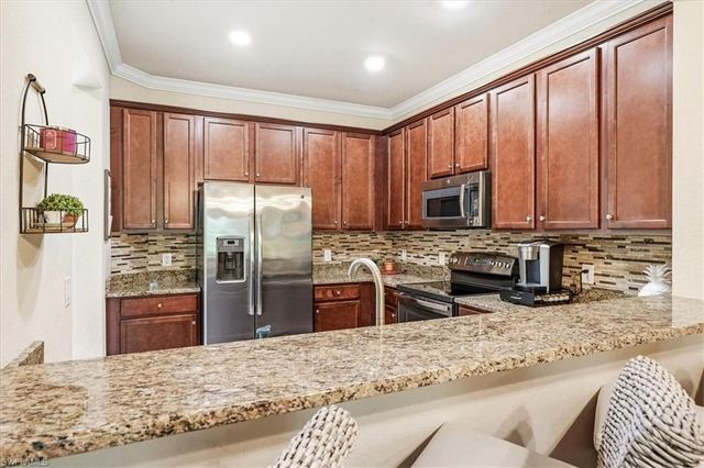 10034 Via Colomba CIR, Fort Myers, FL 33966