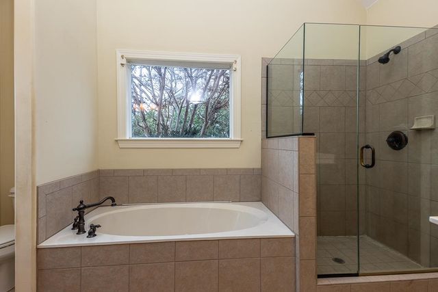 11 NELSON DR SW, Holly Springs, MS 38635