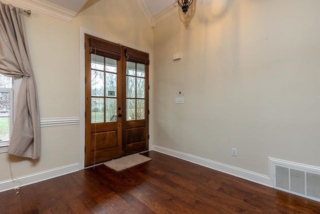 11 NELSON DR SW, Holly Springs, MS 38635