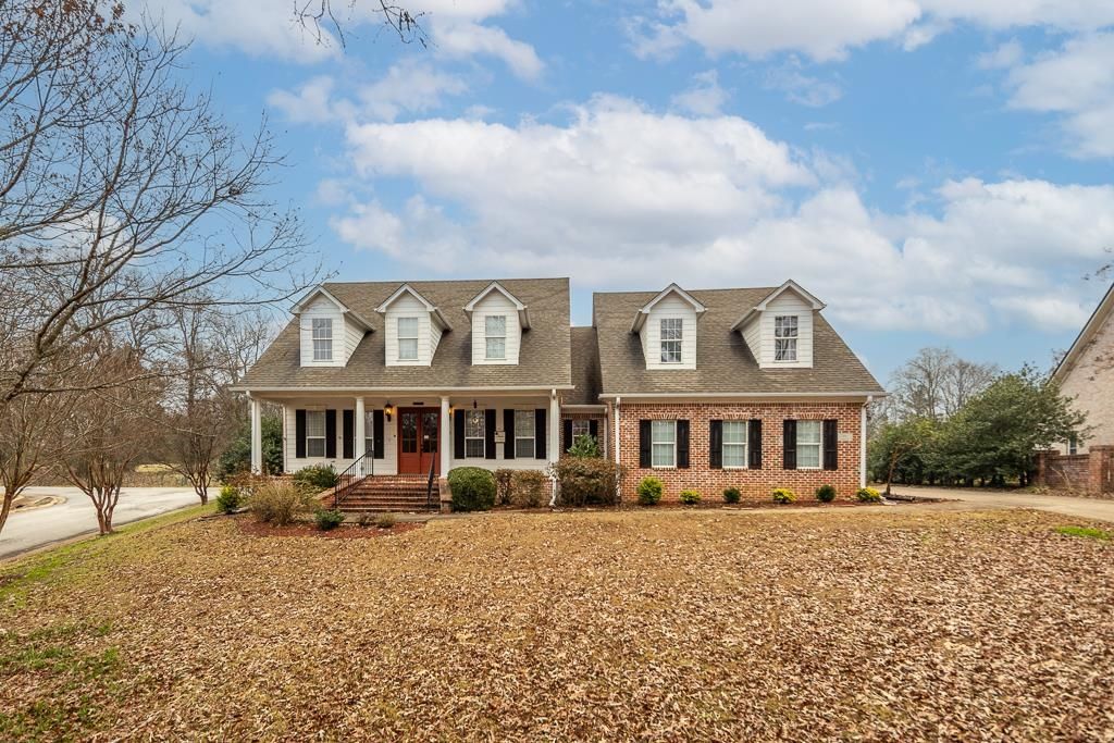 11 NELSON DR SW, Holly Springs, MS 38635