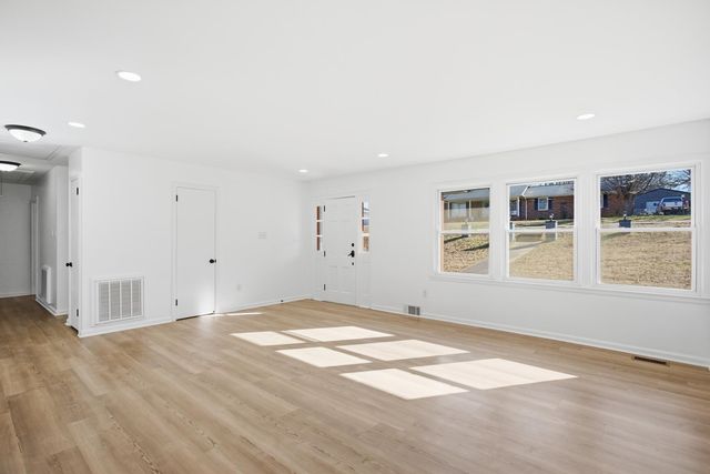 707 Woodlake Road, Anderson, SC 29621