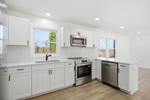 707 Woodlake Road, Anderson, SC 29621