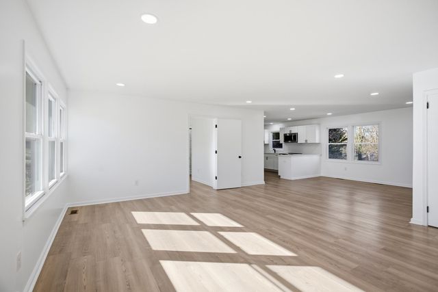 707 Woodlake Road, Anderson, SC 29621