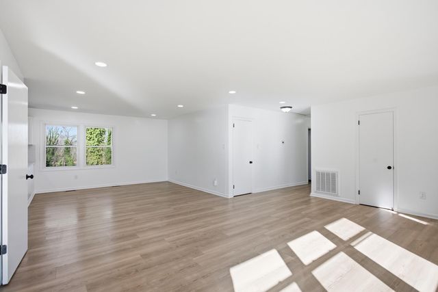 707 Woodlake Road, Anderson, SC 29621