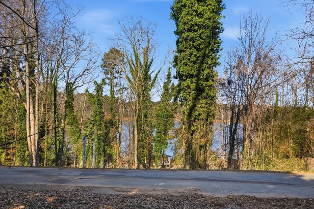 707 Woodlake Road, Anderson, SC 29621