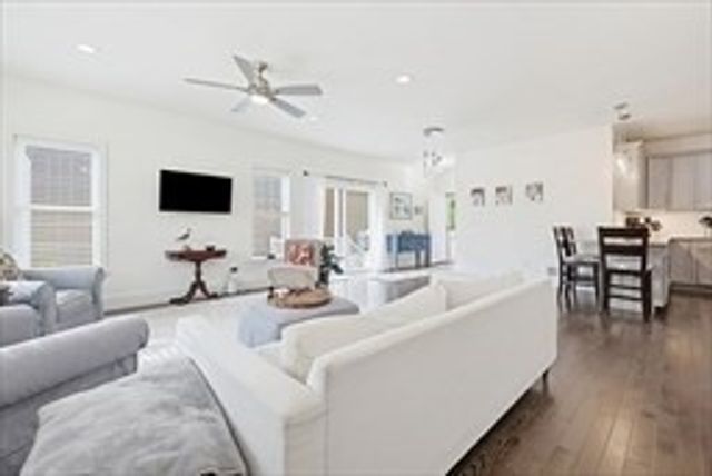 27 Cleary Cir, Norfolk, MA 02056