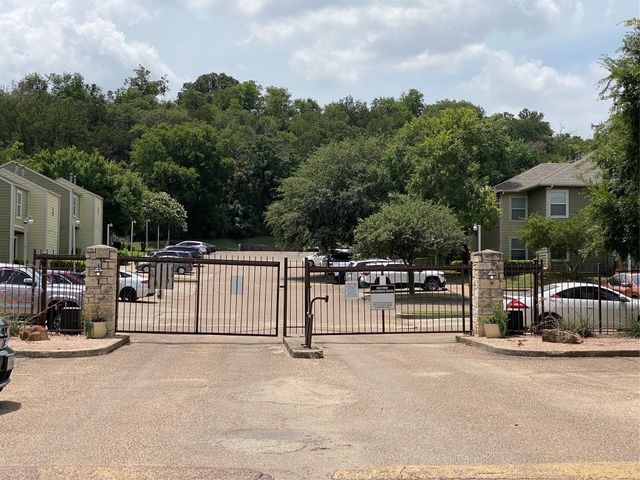 1500 Lake Shore Drive 213, Waco, TX 76708