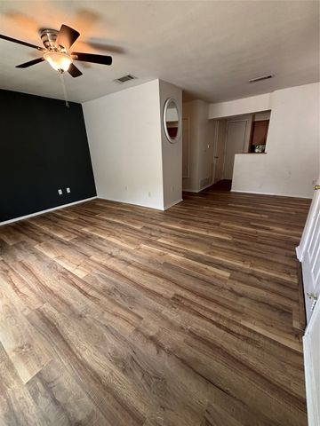 1500 Lake Shore Drive 213, Waco, TX 76708
