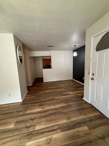 1500 Lake Shore Drive 213, Waco, TX 76708
