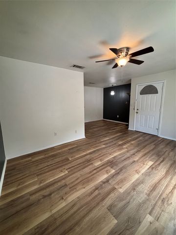 1500 Lake Shore Drive 213, Waco, TX 76708