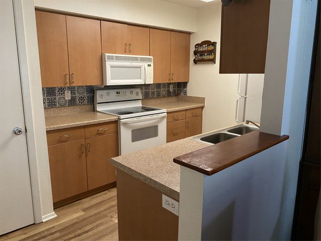1500 Lake Shore Drive 213, Waco, TX 76708
