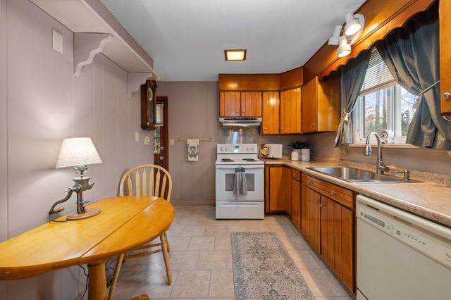 14 Heritage Hill Road, Holderness, NH 03245