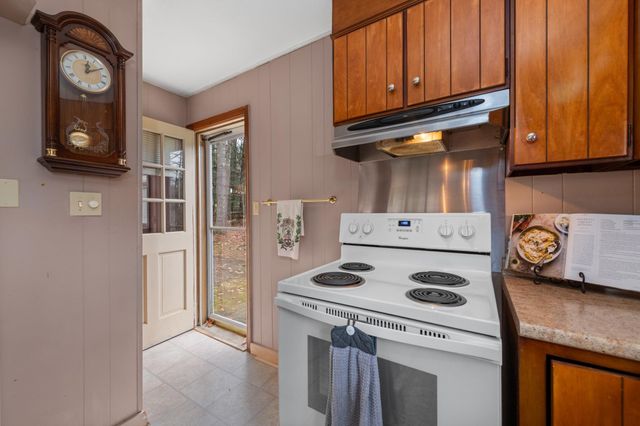 14 Heritage Hill Road, Holderness, NH 03245