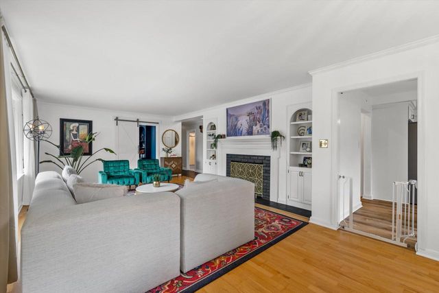 7857 N Lake DRIVE, Fox Point, WI 53217