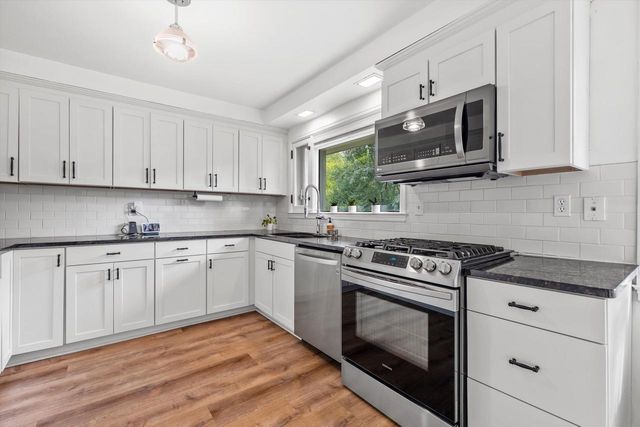 7857 N Lake DRIVE, Fox Point, WI 53217
