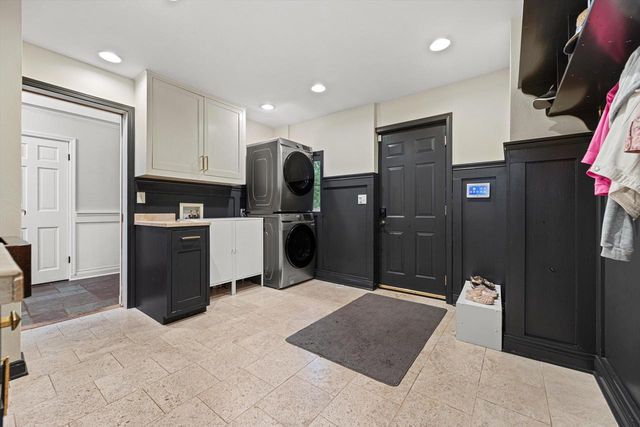 7857 N Lake DRIVE, Fox Point, WI 53217