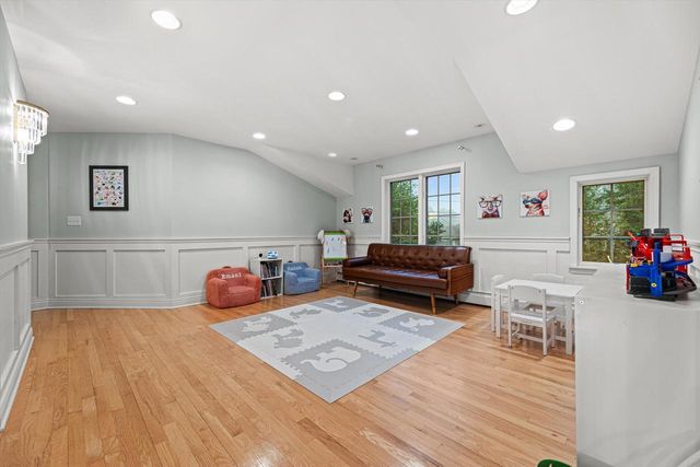 7857 N Lake DRIVE, Fox Point, WI 53217