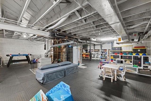 7857 N Lake DRIVE, Fox Point, WI 53217