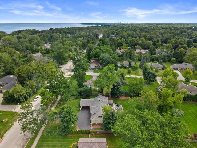 7857 N Lake DRIVE, Fox Point, WI 53217