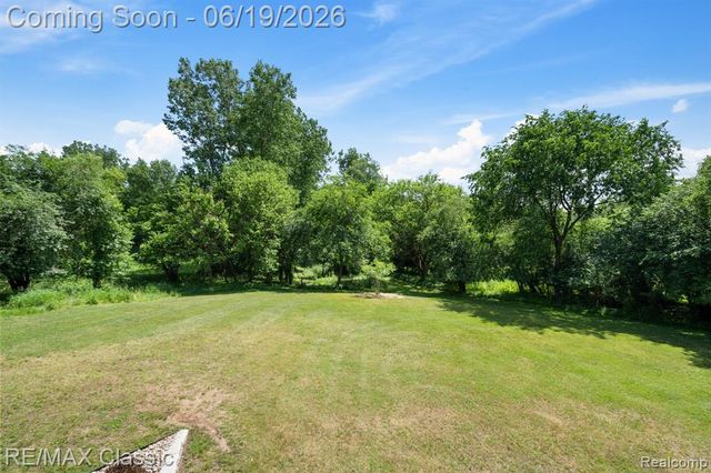 2887 W Joy Road, Ann Arbor, MI 48105