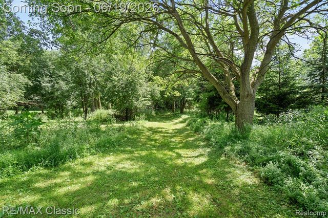 2887 W Joy Road, Ann Arbor, MI 48105