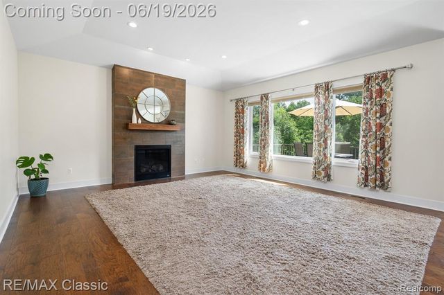 2887 W Joy Road, Ann Arbor, MI 48105