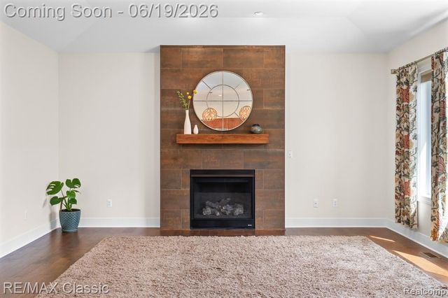 2887 W Joy Road, Ann Arbor, MI 48105
