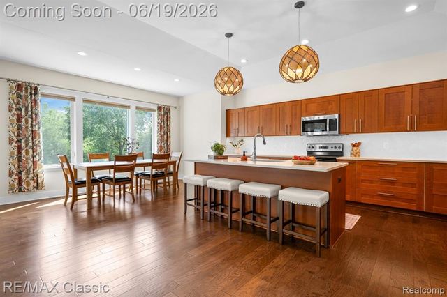 2887 W Joy Road, Ann Arbor, MI 48105