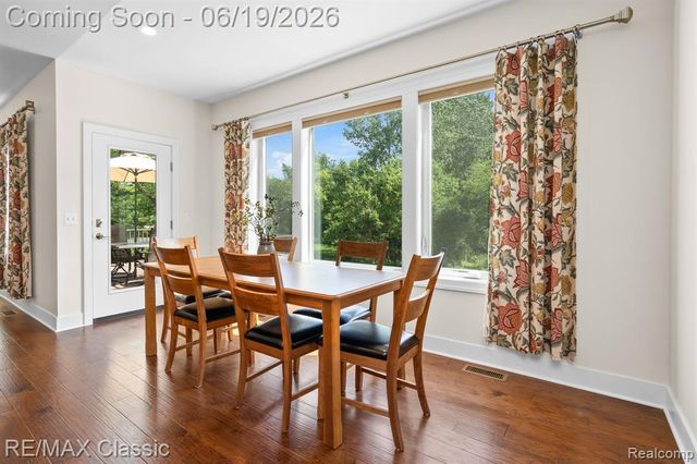 2887 W Joy Road, Ann Arbor, MI 48105