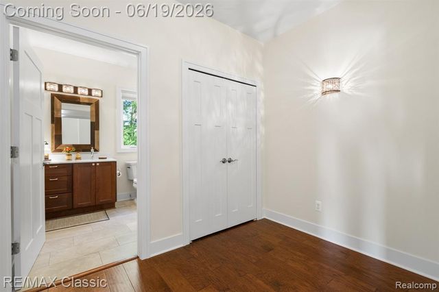 2887 W Joy Road, Ann Arbor, MI 48105